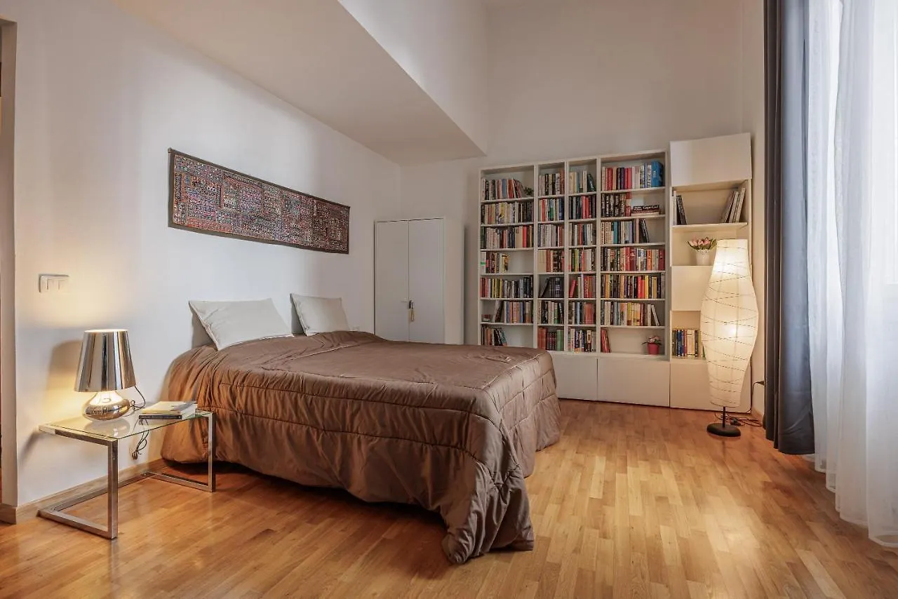 Apartment Ferienwohnung The Bookhouse Florenz Italien